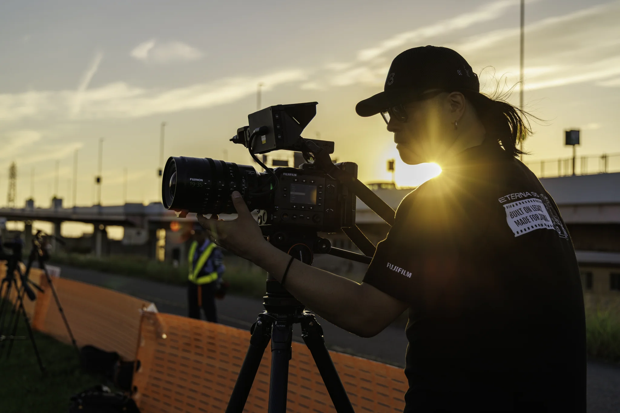 ON LOCATION / CINEMA PRODUCTION